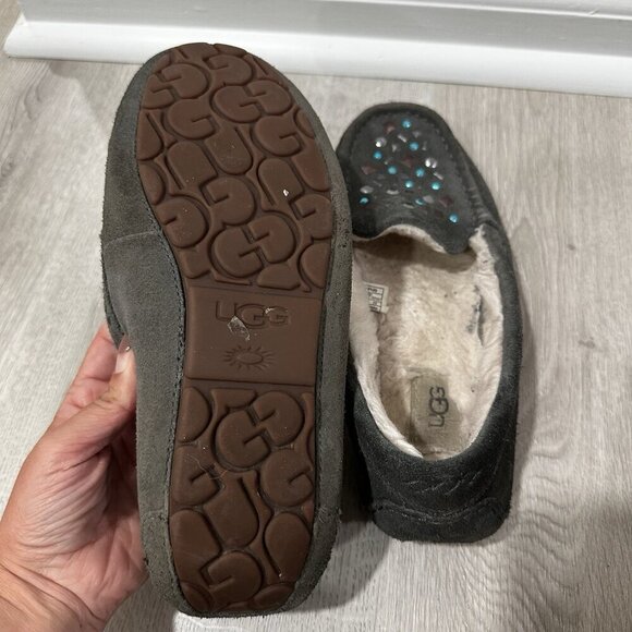UGG Ansley Stud II Women's Moc Slippers Size 8‎ Gray Suede Sheepskin Slip On - Picture 11 of 12